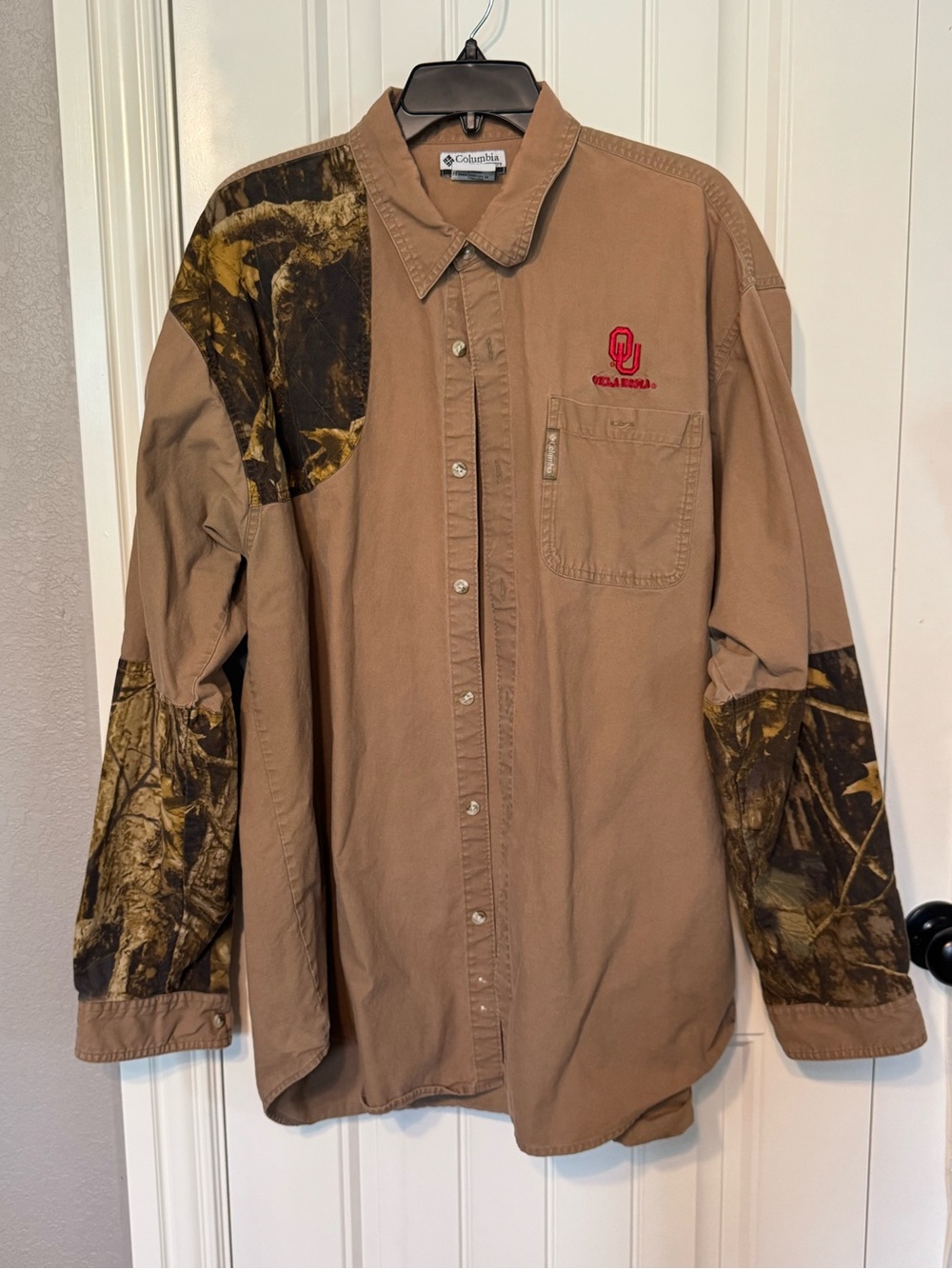 Columbia Oklahoma Sooners camo shirt